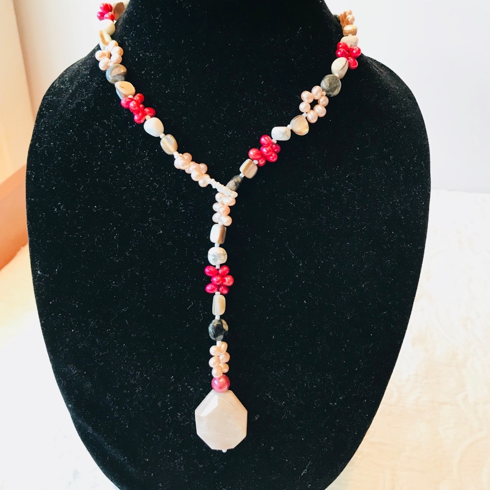 CLEARANCE!! Gorgeous Necklace**Semiprecious stones - Picture 2 of 6